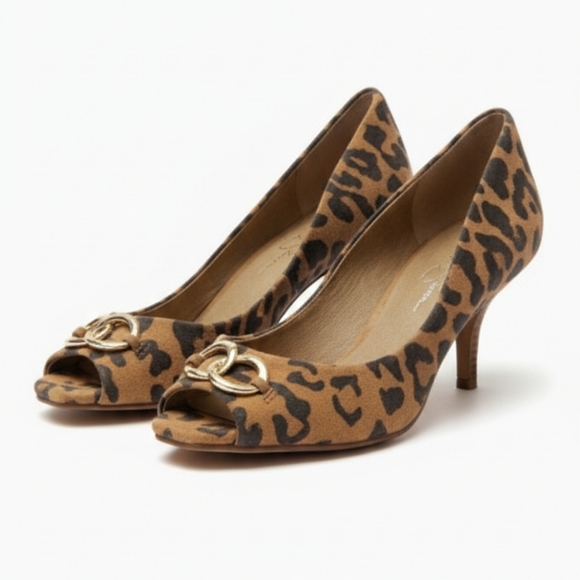 Jessica Simpson Women's Rocky Size 10B Leather Peep Toe Animal Print High Heels - Picture 1 of 13